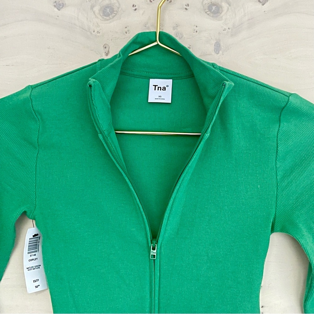 Aritzia TNA Copley Cropped, Zip-up mockneck in Nature Green